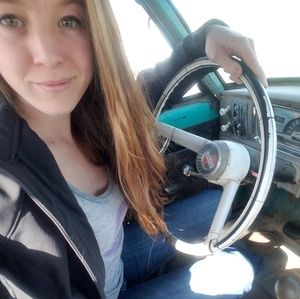 Meet your Posher, Lauren